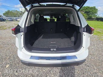 2026 Nissan Rogue SV – miniatura 11