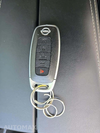 2026 Nissan Rogue SV – miniatura 5
