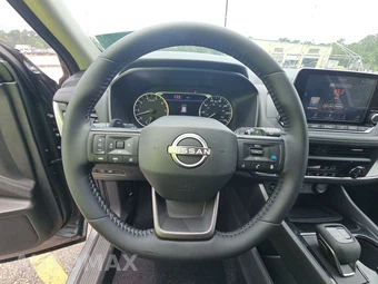 2026 Nissan Rogue SV – miniatura 10