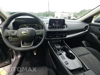 2026 Nissan Rogue SV – miniatura 11