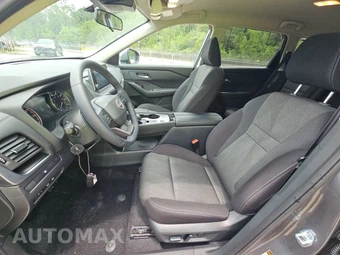 2026 Nissan Rogue SV – miniatura 7