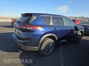 2026 Nissan Rogue SV – miniatura 4