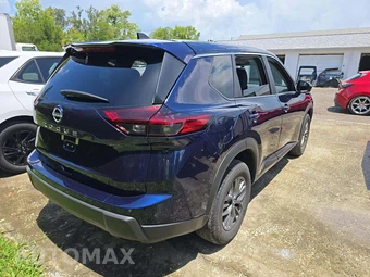 2026 Nissan Rogue SV – miniatura 3