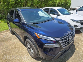 2026 Nissan Rogue SV – miniatura 4