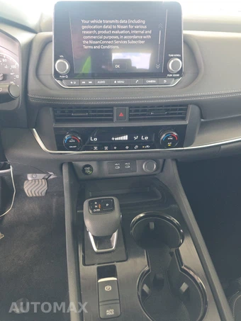 2026 Nissan Rogue SV – miniatura 11