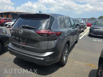 2026 Nissan Rogue SV – miniatura 3