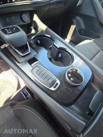 2026 Nissan Rogue SV – miniatura 8