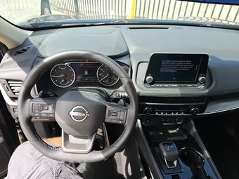2026 Nissan Rogue SV – miniatura 11