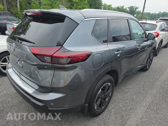 2026 Nissan Rogue SV – miniatura 4