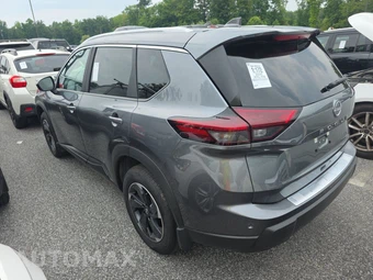 2026 Nissan Rogue SV – miniatura 6