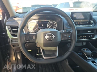 2026 Nissan Rogue SV – miniatura 10