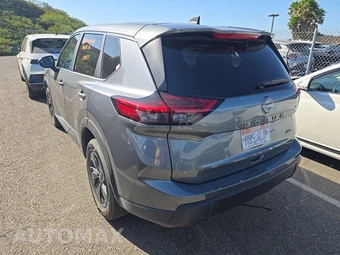 2026 Nissan Rogue SV – miniatura 6