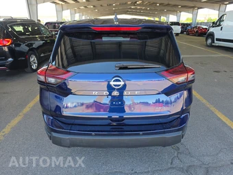 2026 Nissan Rogue SV – miniatura 5