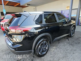 2026 Nissan Rogue SV – miniatura 4