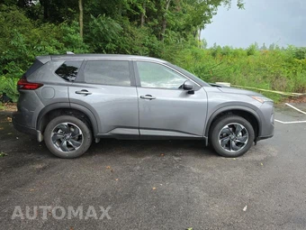 2026 Nissan Rogue SV – miniatura 4