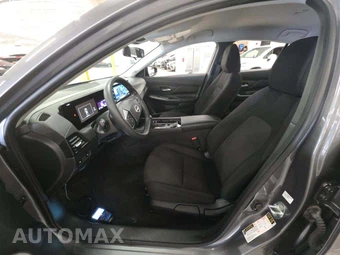 2026 Nissan Sentra S - miniatura 3