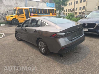 2026 Nissan Sentra S – miniatura 2