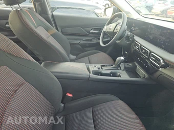2026 Nissan Sentra SR – miniatura 14