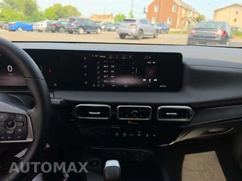 2026 Nissan Sentra SR – miniatura 10