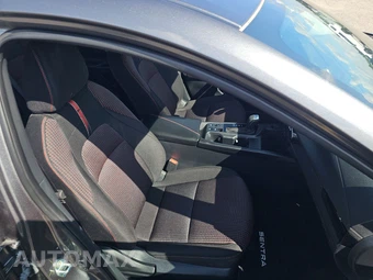2026 Nissan Sentra SR - miniatura 8