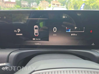 2026 Nissan Sentra SR - miniatura 9