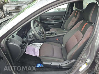 2026 Nissan Sentra SR - miniatura 6