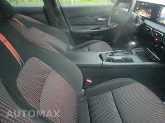2026 Nissan Sentra SR – miniatura 8