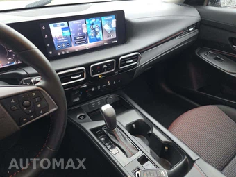 2026 Nissan Sentra SR – miniatura 10