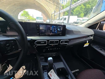 2026 Nissan Sentra SR – miniatura 10