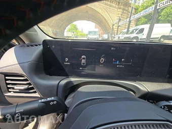 2026 Nissan Sentra SR – miniatura 9