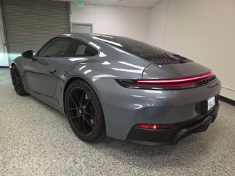 2026 Porsche 911 Carrera 4 GTS Coupe - miniatura 2