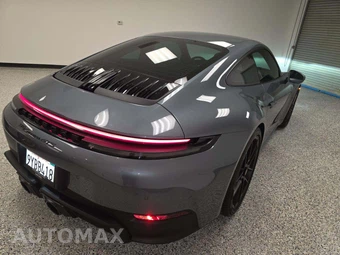 2026 Porsche 911 Carrera 4 GTS Coupe - miniatura 3