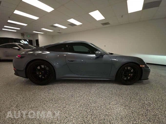 2026 Porsche 911 Carrera 4 GTS Coupe - miniatura 4