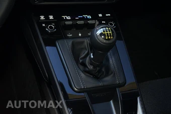 2026 Porsche 911 GT3 Coupe - miniatura 19