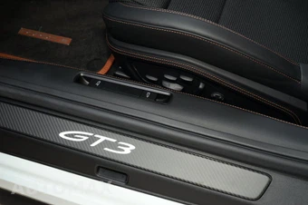 2026 Porsche 911 GT3 Coupe - miniatura 31
