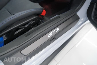 2026 Porsche 911 GT3 Coupe - miniatura 18