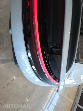 2026 Porsche 911 GT3 with Touring Package – miniatura 21