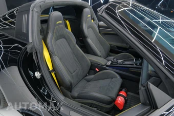 2026 Porsche 911 Targa 4 GTS - miniatura 16