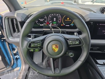 2026 Porsche Cayenne E-Hybrid – miniatura 10