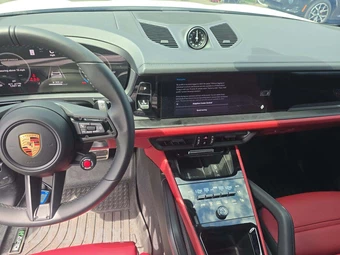 2026 Porsche Cayenne GTS Coupe - miniatura 10