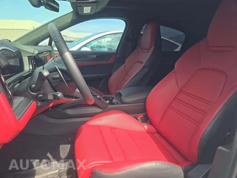 2026 Porsche Cayenne GTS Coupe - miniatura 6