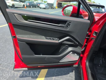 2026 Porsche Cayenne GTS Coupe – miniatura 9