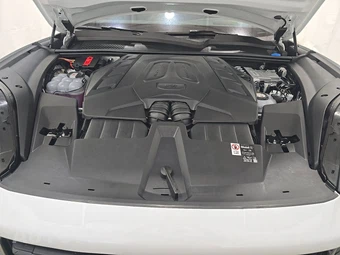2026 Porsche Cayenne Turbo E-Hybrid - miniatura 16