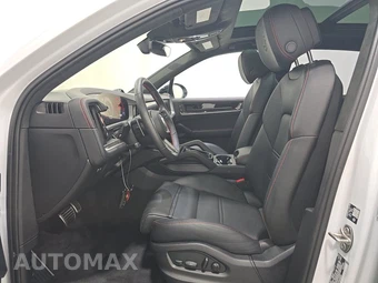 2026 Porsche Cayenne Turbo E-Hybrid - miniatura 7