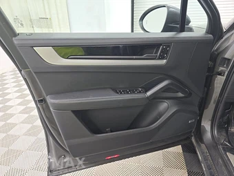 2026 Porsche Cayenne – miniatura 9