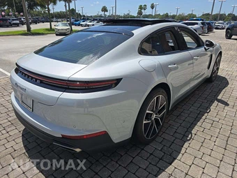 2026 Porsche Panamera 4 E-Hybrid - miniatura 3
