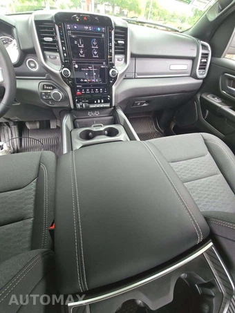 2026 Ram 1500 Big Horn Crew Cab Short Bed - miniatura 10