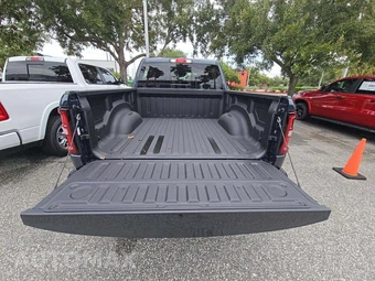 2026 Ram 1500 Big Horn Crew Cab Short Bed - miniatura 14