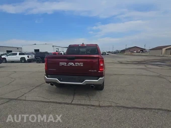 2026 Ram 1500 Big Horn Crew Cab Short Bed - miniatura 4
