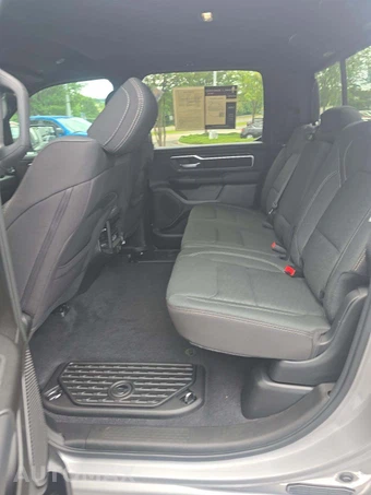 2026 Ram 1500 Big Horn Crew Cab Short Bed - miniatura 10